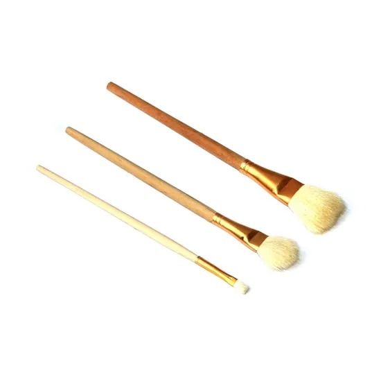 l&agrave;m sạch b&agrave;n chải